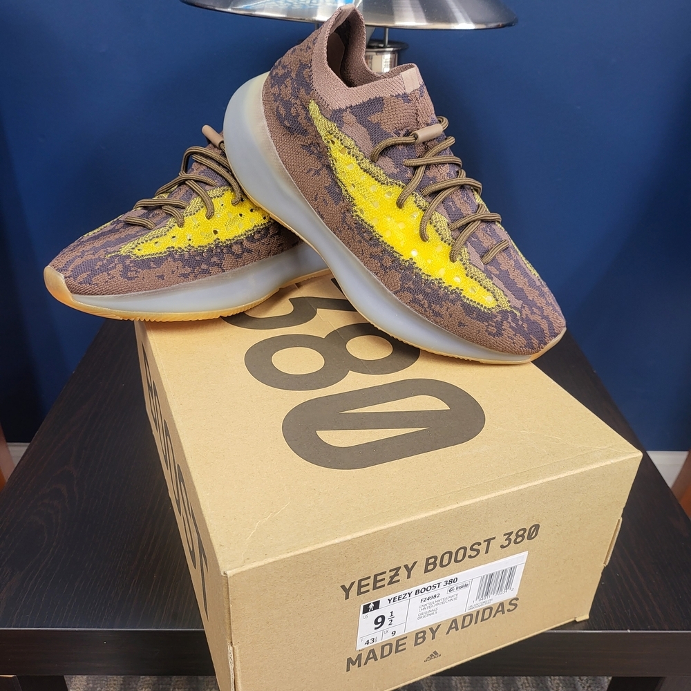 Yeezy Boost 380 FZ4982 NWT.